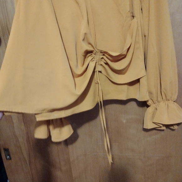 Wrapped blouse - Picture 12 of 13